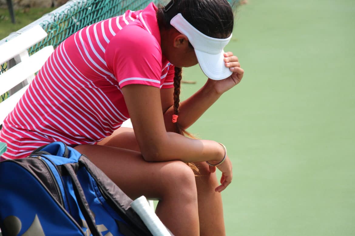 Distractions in tennis happen – learn to deal with them by being present